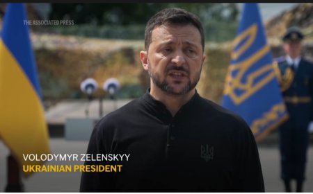 Ukraine’s Zelenskyy displays newly arrived F-16 fighter jets to combat Russia in the air