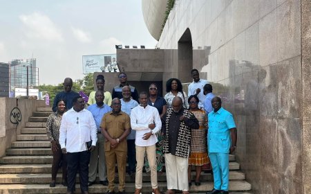 STAFF DURBAR TO BADE FAREWELL TO MINISTER, DEPUTY MINISTER AND CHIEF DIRECTOR