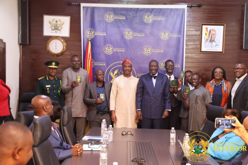 Ivorian Refugees Receive Resident Permits