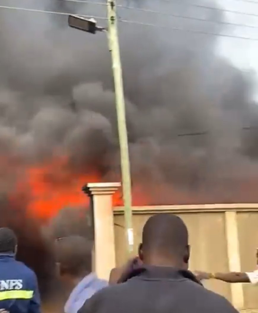 BREAKING NEWS Lartebiokorshie; Massive Fire Ravages, Seven Houses Destroyed, Firefighter Injured