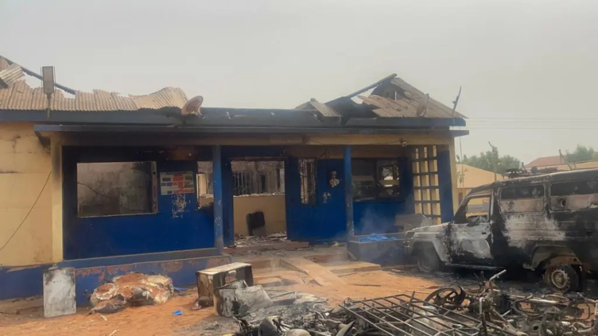 Angry Youth Torch Kukurantumi Police Station After Suspect’s Death in Custody